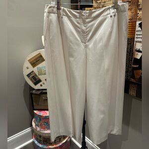 EUC Talbots Petite Winter White Stretch Cropped Slacks